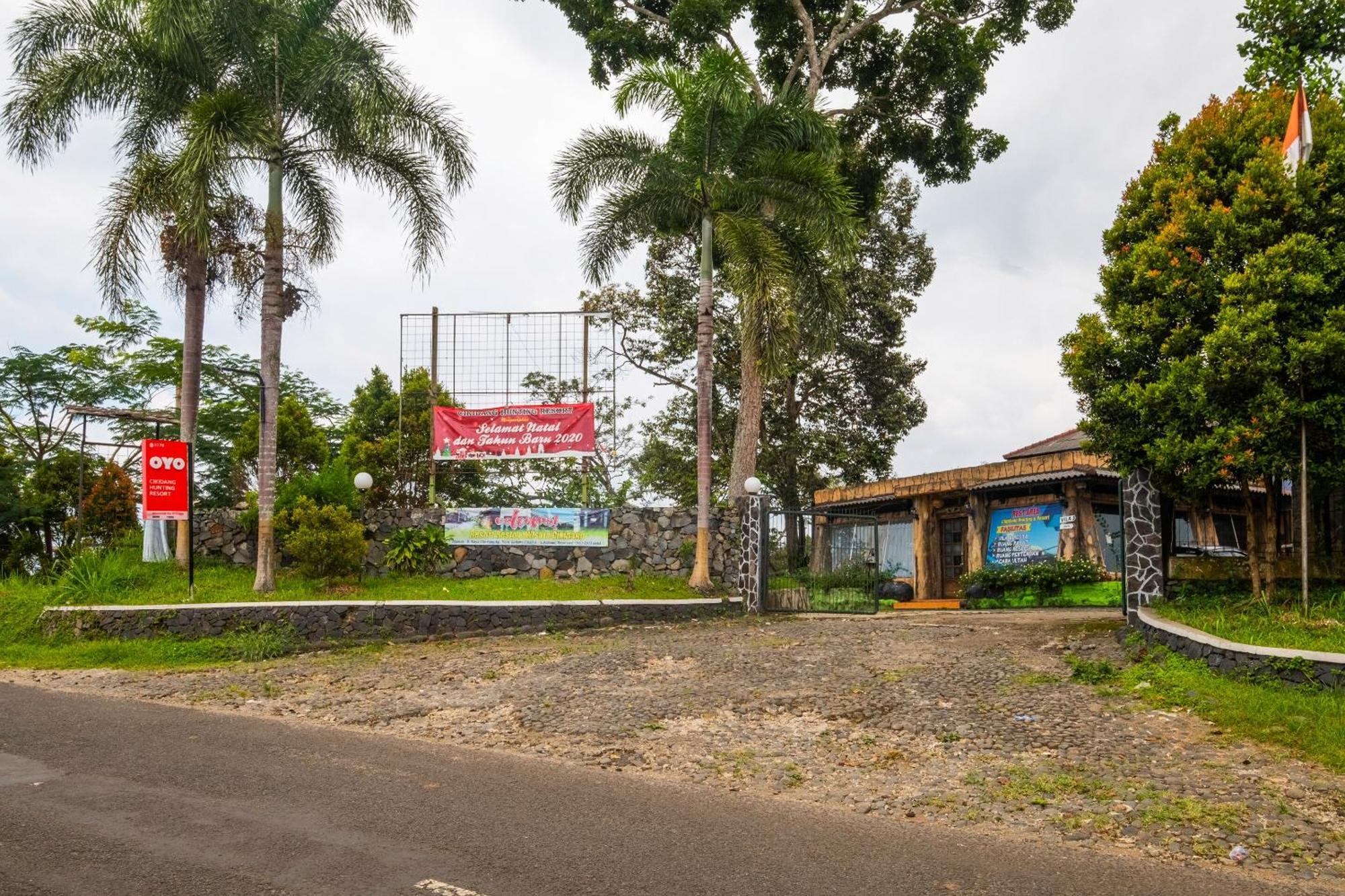 Oyo 2278 Cikidang Hunting Resort Sukabumi Extérieur photo